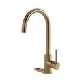 My Cool Kitchen - Productfoto Selsiuz Cool 4-in-1 rond waterkaan voor gekoeld en bruisend water. Uitvoering gold / goud met koeler. My Cool Kitchen is premium Selsiuz dealer.