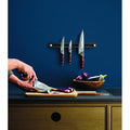 My Cool Kitchen sfeerfoto - Eva Solo Nordic Kitchen Knife Magnet Black 40 cm - My Cool Kitchen is een premium aanbieder van Eva Solo
