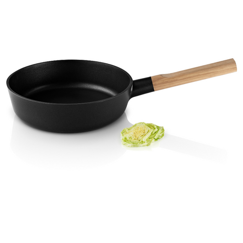Aluminium & eikenhouten sauteerpan van Eva Solo kopen. My Cool Kitchen is premium specialist in Eva Solo.