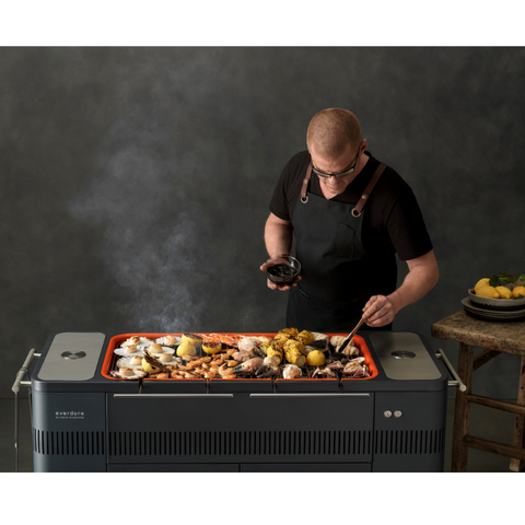 Houtskool barbecue Hub van Everdure by Heston Blumenthal met elektrische ontsteking. My Cool Kitchen is premium specialist in Everdure by Heston Blumenthal.